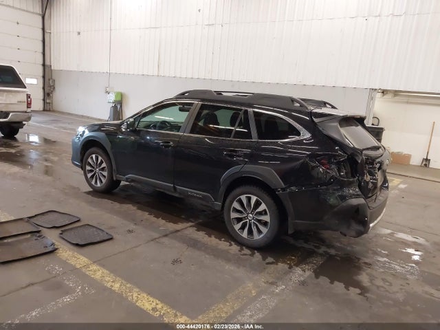 4S4BTANC8S3314100 Subaru Outback Limited