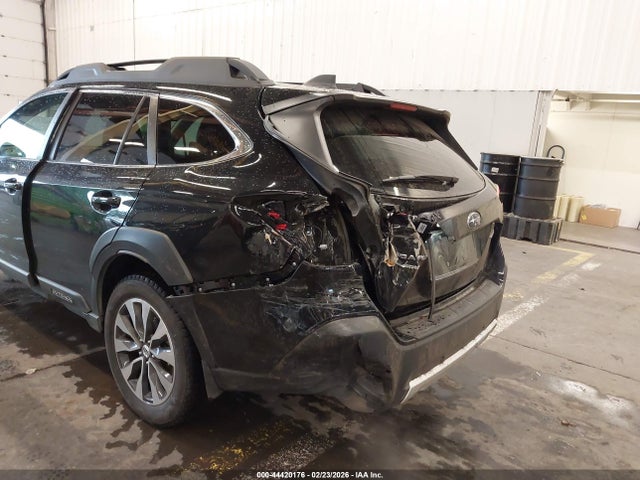 4S4BTANC8S3314100 Subaru Outback Limited