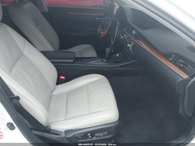 44420182 :رقم المزاد ، JTHBW1GG5D2016204 vin ، 2013 Lexus Es 300h مزاد بيع