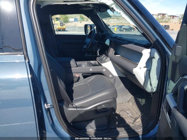 44420205 :رقم المزاد ، SALEJ7EX4P2162559 vin ، 2023 Land Rover Defender 110 S مزاد بيع