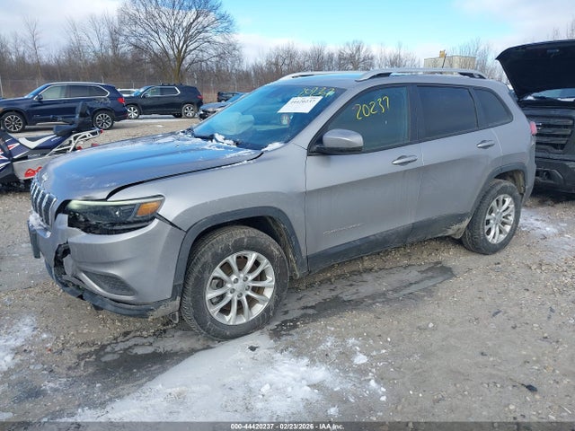 44420237 :رقم المزاد ، 1C4PJMCB5MD242717 vin ، 2021 Jeep Cherokee Latitude 4x4 مزاد بيع