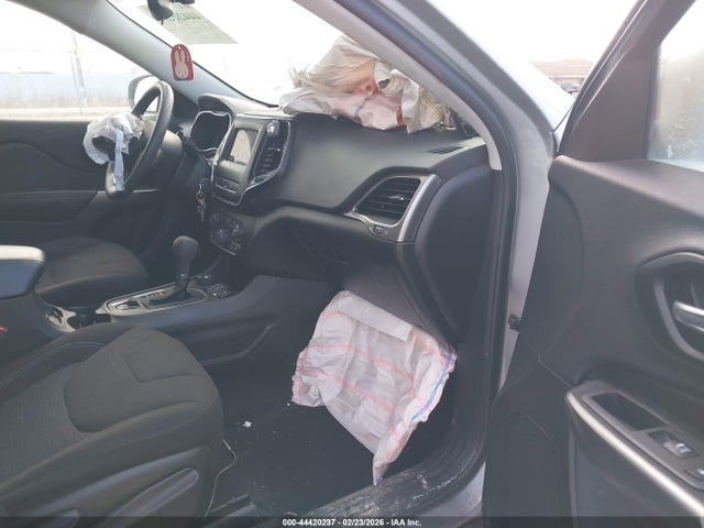 44420237 :رقم المزاد ، 1C4PJMCB5MD242717 vin ، 2021 Jeep Cherokee Latitude 4x4 مزاد بيع