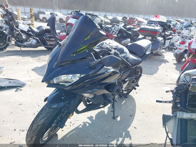 Kawasaki Ex650 J 2017 JKAEXEJ16HDA00673 Image 2