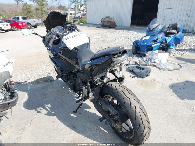 Kawasaki Ex650 J 2017 JKAEXEJ16HDA00673 Image 3