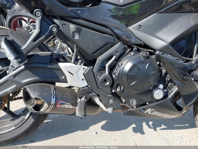 Kawasaki Ex650 J 2017 JKAEXEJ16HDA00673 Image 8