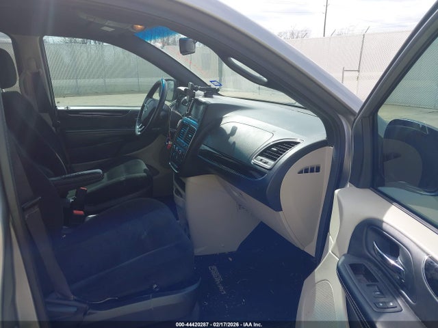 2C4RDGBG6GR115880 Dodge Grand Caravan Se Plus