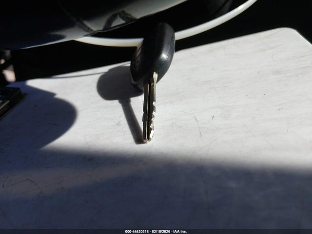 JTMWFREV2JJ749878 Toyota Rav4 Xle