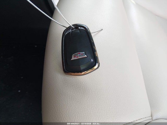 44420321 :رقم المزاد ، 1GYKNARSXHZ256023 vin ، 2017 Cadillac Xt5 Standard مزاد بيع