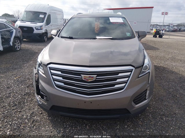 44420321 :رقم المزاد ، 1GYKNARSXHZ256023 vin ، 2017 Cadillac Xt5 Standard مزاد بيع
