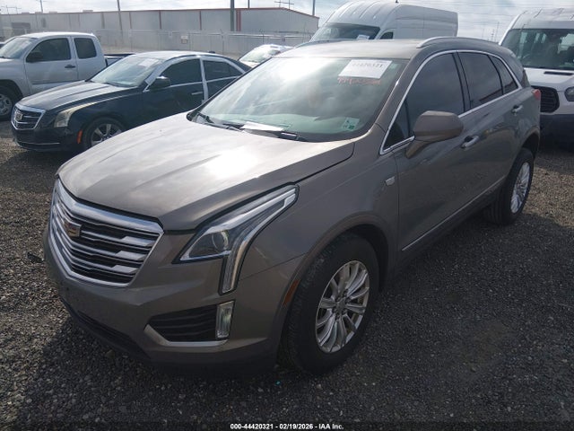 44420321 :رقم المزاد ، 1GYKNARSXHZ256023 vin ، 2017 Cadillac Xt5 Standard مزاد بيع