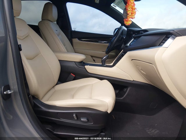 44420321 :رقم المزاد ، 1GYKNARSXHZ256023 vin ، 2017 Cadillac Xt5 Standard مزاد بيع