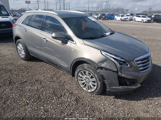 44420321 :رقم المزاد ، 1GYKNARSXHZ256023 vin ، 2017 Cadillac Xt5 Standard مزاد بيع
