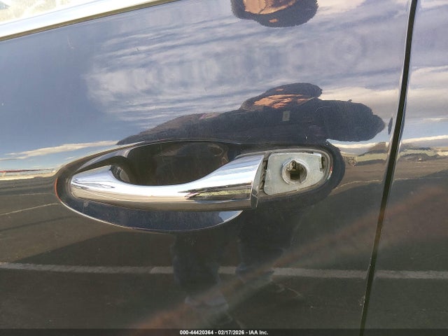 5XYPG4A5XHG221414 KIA Sorento 3.3l Lx