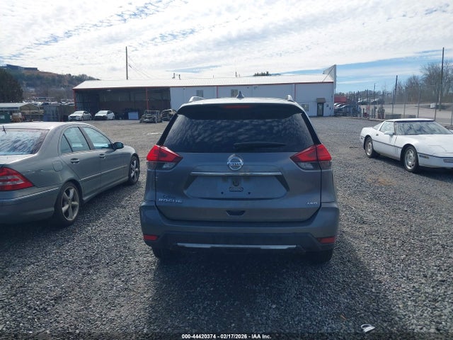 2017 Nissan Rogue S მანქანა იყიდება აუქციონზე, vin: JN8AT2MV8HW262939, აუქციონის ნომერი: 44420374
