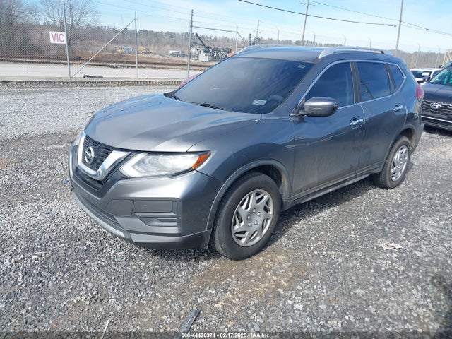 2017 Nissan Rogue S მანქანა იყიდება აუქციონზე, vin: JN8AT2MV8HW262939, აუქციონის ნომერი: 44420374