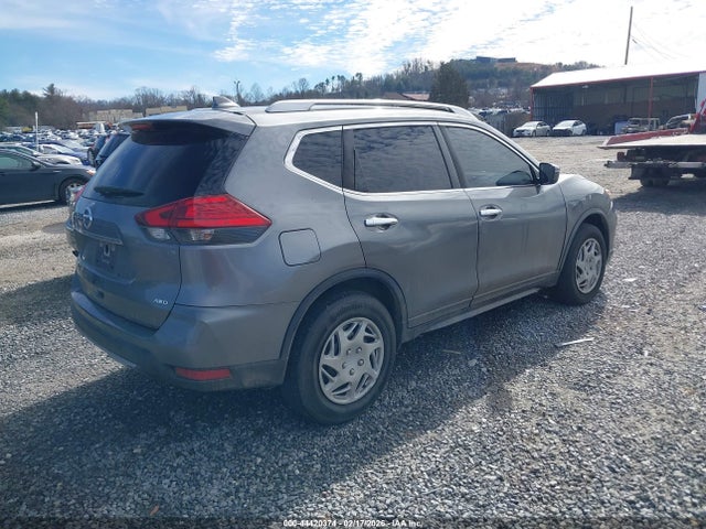 2017 Nissan Rogue S მანქანა იყიდება აუქციონზე, vin: JN8AT2MV8HW262939, აუქციონის ნომერი: 44420374