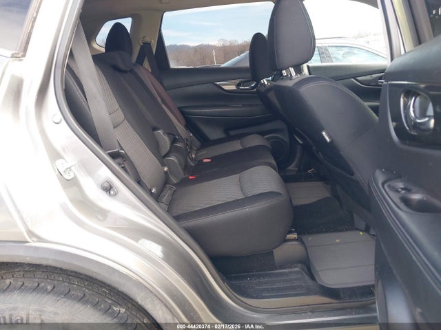 2017 Nissan Rogue S მანქანა იყიდება აუქციონზე, vin: JN8AT2MV8HW262939, აუქციონის ნომერი: 44420374