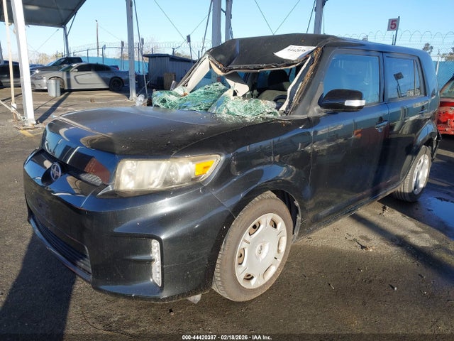 Scion XB 2014 JTLZE4FE8EJ054574 Image 2