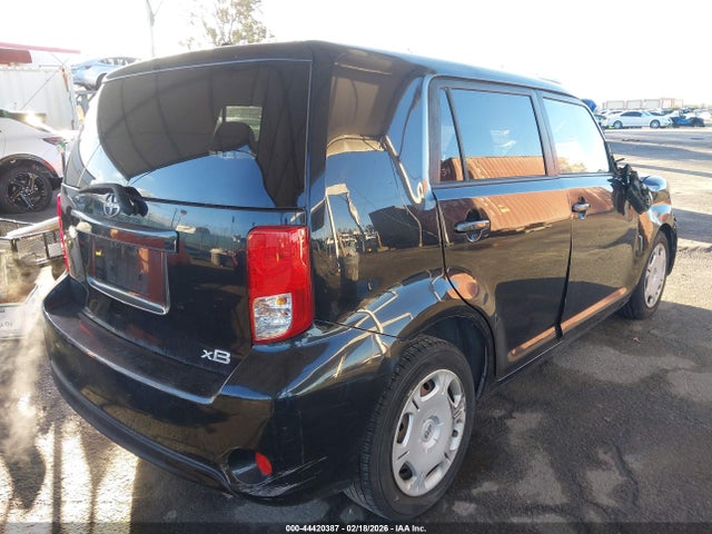 Scion XB 2014 JTLZE4FE8EJ054574 Image 4