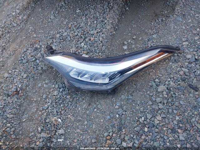 Toyota C-HR XLE 2020 NMTKHMBX1LR109778 Image 18
