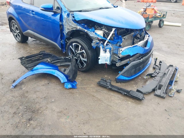 Toyota C-HR XLE 2020 NMTKHMBX1LR109778 Image 6
