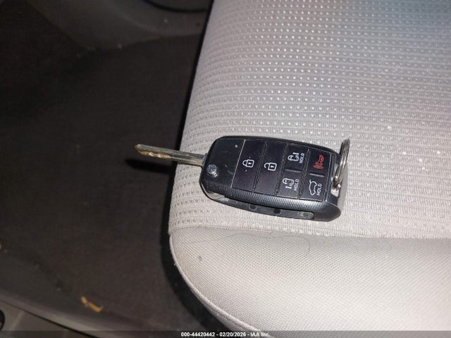 44420442 :رقم المزاد ، KNDMB5C14G6091309 vin ، 2016 Kia Sedona Lx مزاد بيع