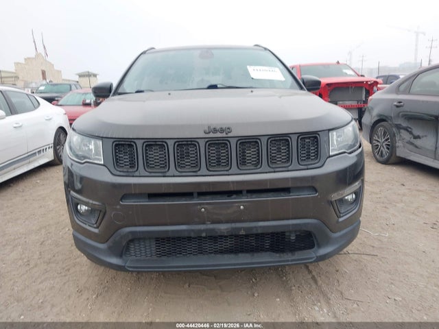 3C4NJCBB1JT462431 Jeep Compass Altitude Fwd