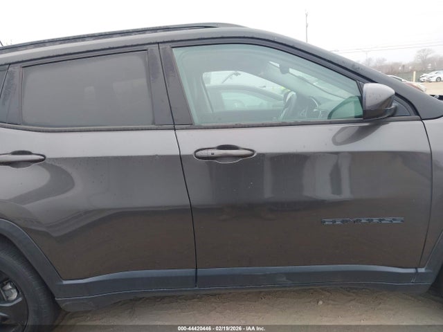 3C4NJCBB1JT462431 Jeep Compass Altitude Fwd