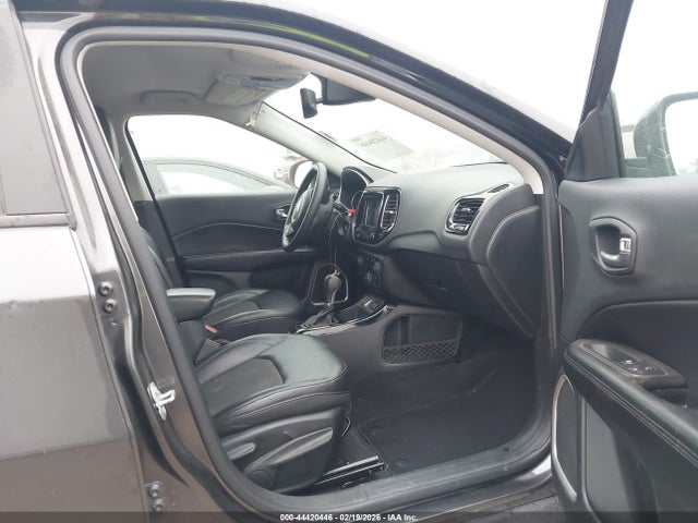 3C4NJCBB1JT462431 Jeep Compass Altitude Fwd