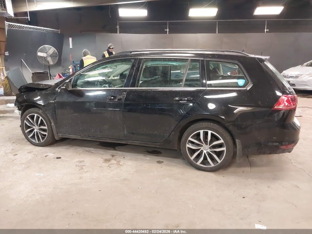 Продажа на аукционе авто 2016 Volkswagen Golf Sportwagen Tsi Limited Edition, vin: 3VWC17AU4GM522672, номер лота: 44420452