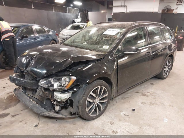 Продажа на аукционе авто 2016 Volkswagen Golf Sportwagen Tsi Limited Edition, vin: 3VWC17AU4GM522672, номер лота: 44420452