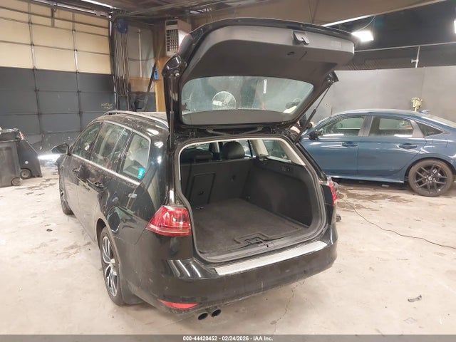 Продажа на аукционе авто 2016 Volkswagen Golf Sportwagen Tsi Limited Edition, vin: 3VWC17AU4GM522672, номер лота: 44420452