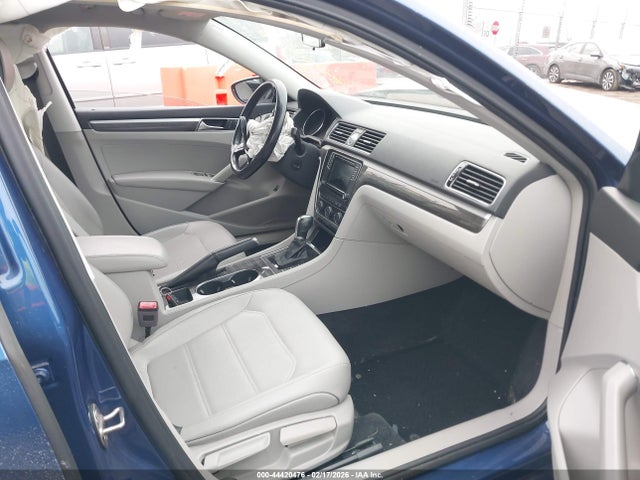 Продажа на аукционе авто 2017 Volkswagen Passat 1.8t Se, vin: 1VWBT7A33HC048844, номер лота: 44420476