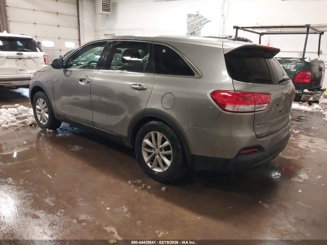 2017 KIA SORENTO 5XYPG4A30HG207259 Photo 2