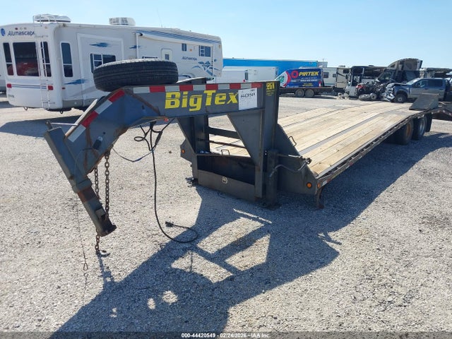 44420549 :رقم المزاد ، 16VGX3026E2643370 vin ، 2014 Big Tex Trailer Co Inc Unknown مزاد بيع