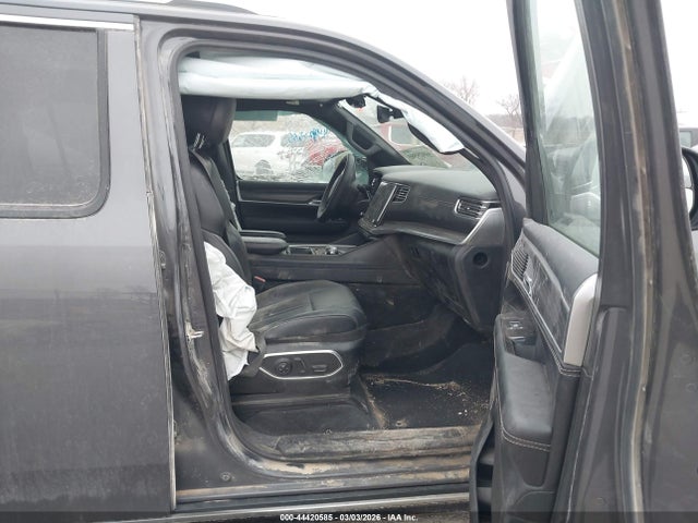 Продажа на аукционе авто 2023 Jeep Wagoneer L Series Ii 4x4, vin: 1C4SJSBP5PS507521, номер лота: 44420585