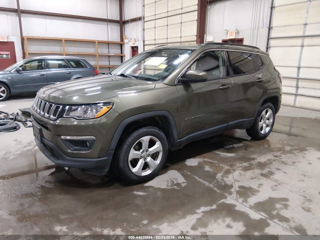 3C4NJDBBXJT116822 Jeep Compass Latitude 4x4