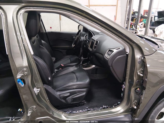 3C4NJDBBXJT116822 Jeep Compass Latitude 4x4