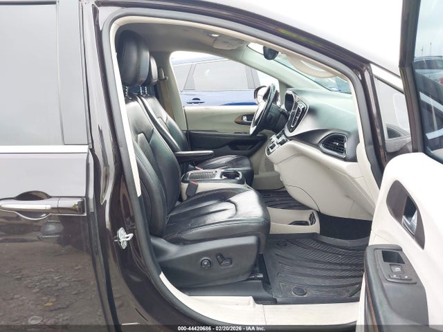 2017 CHRYSLER PACIFICA 2C4RC1EG1HR577048 Photo 4
