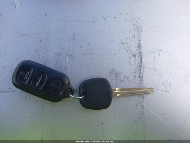 2001 Toyota Camry Solara Sle V6 მანქანა იყიდება აუქციონზე, vin: 2T1CF28P41C489986, აუქციონის ნომერი: 44420692