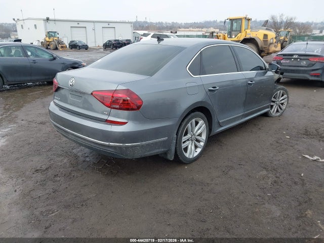 1VWGT7A30HC075893 Volkswagen Passat 1.8t Se