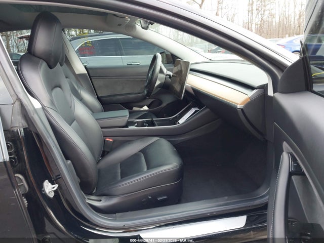 2019 TESLA MODEL 3 5YJ3E1EAXKF345563 Photo 4