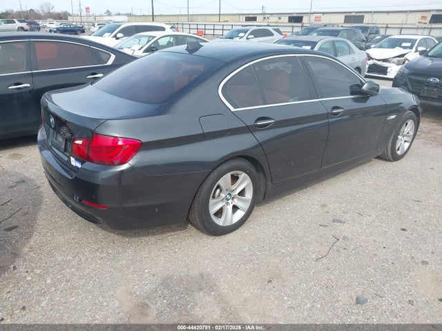 2012 BMW 528I WBAXG5C55CDW84598 Photo 3