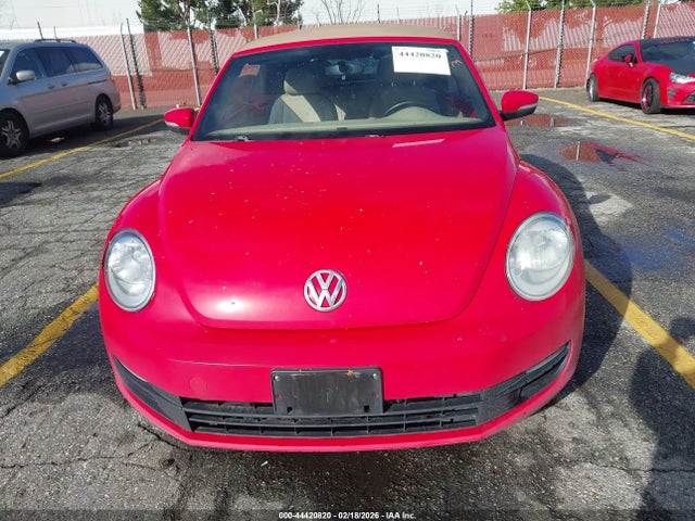 3VW517AT6FM801717 Volkswagen Beetle 1.8t