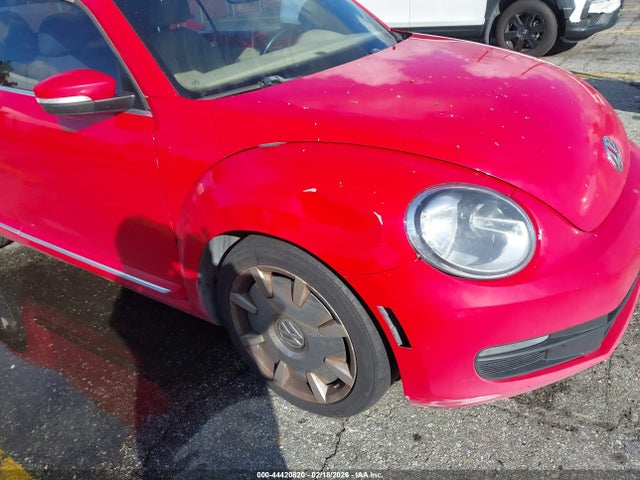 3VW517AT6FM801717 Volkswagen Beetle 1.8t