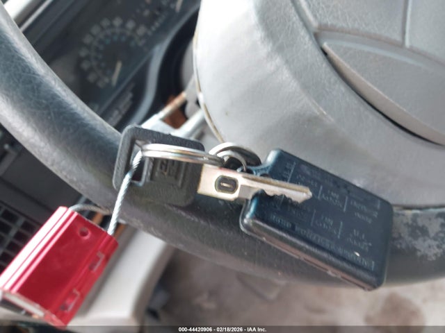 44420906 :رقم المزاد ، 1G4HR53LXPH528552 vin ، 1993 Buick Lesabre Limited مزاد بيع