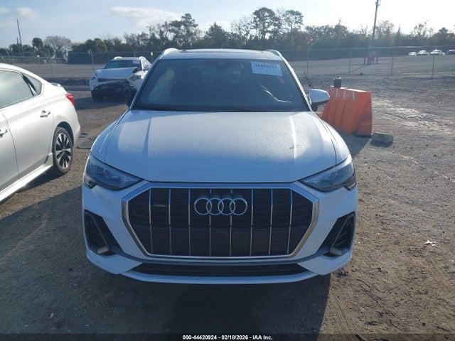 2021 Audi Q3 Premium 45 Tfsi S Line Quattro Tiptronic მანქანა იყიდება აუქციონზე, vin: WA1DECF31M1030978, აუქციონის ნომერი: 44420924