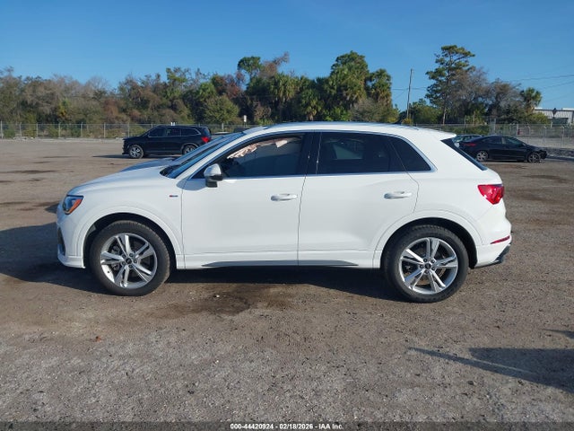 2021 Audi Q3 Premium 45 Tfsi S Line Quattro Tiptronic მანქანა იყიდება აუქციონზე, vin: WA1DECF31M1030978, აუქციონის ნომერი: 44420924