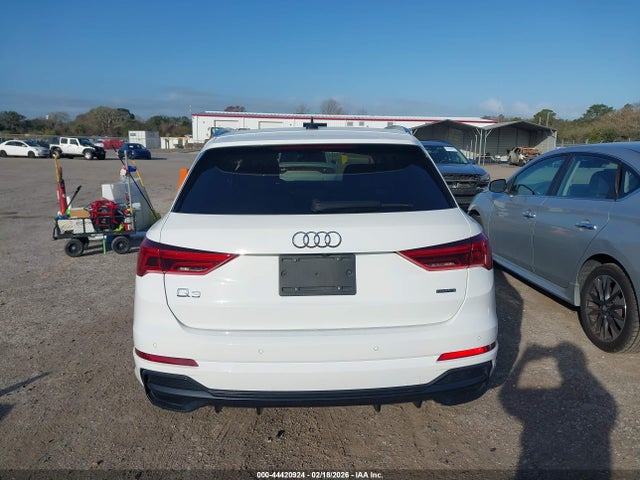 2021 Audi Q3 Premium 45 Tfsi S Line Quattro Tiptronic მანქანა იყიდება აუქციონზე, vin: WA1DECF31M1030978, აუქციონის ნომერი: 44420924