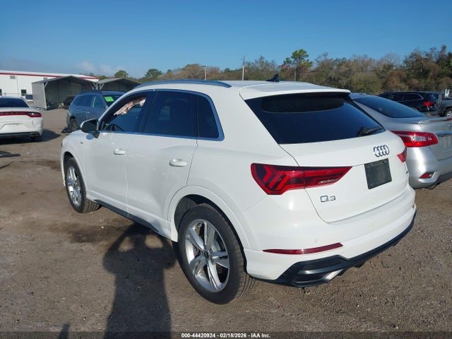 2021 AUDI Q3 WA1DECF31M1030978 Photo 2